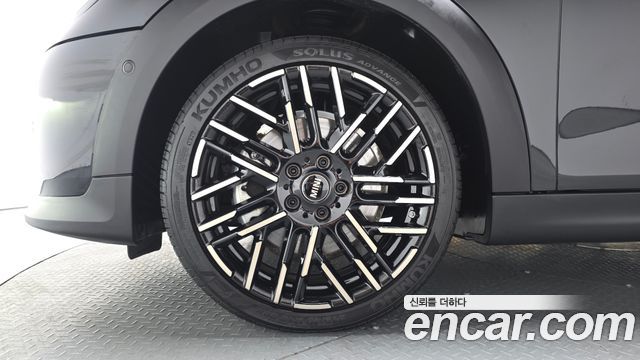 MINI Cooper S (IV) 5 Door Favoured 2025 — фото 5