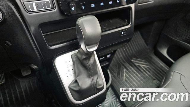 Hyundai Staria 4WD Tourer 9-Seater Modern 2025 — фото 9