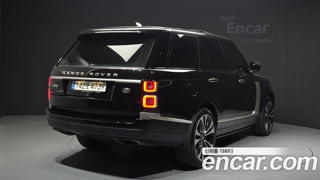 Land Rover Range Rover (IV) 5.0 SC Range Rover Fifty 2021 — фото 2