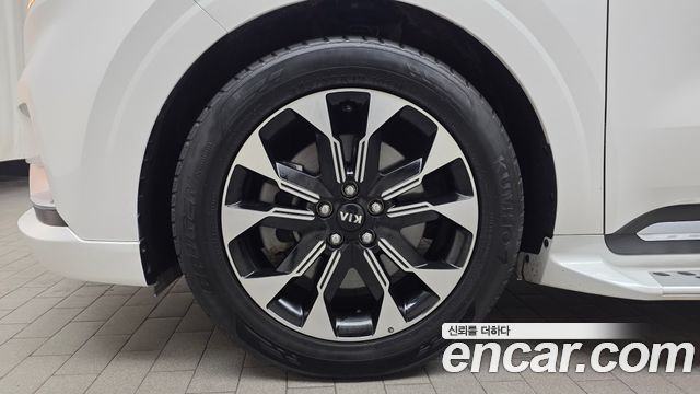 Kia Carnival (IV) Diesel 9-Seater Hi-Limousine Signature 2021 — фото 5