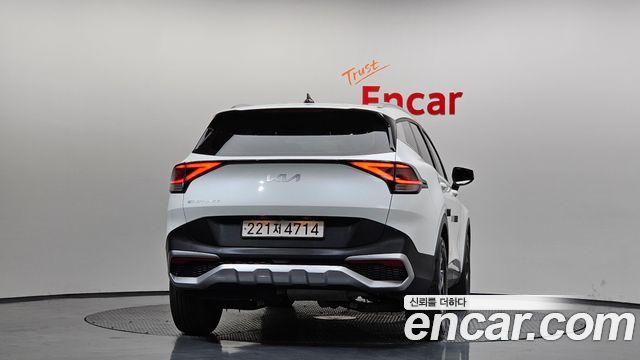 Kia Sportage (V) Diesel 2.0 2WD Prestige 2023 — фото 4