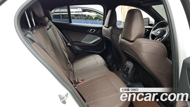 BMW 1 Series (F70) 120 M Sport 2025 — фото 12