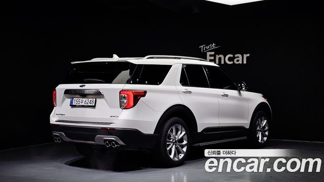 Ford Explorer (VI) 3.0 Platinum 4WD 2022 — фото 2