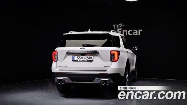 Ford Explorer (VI) 3.0 Platinum 4WD 2022 — фото 4