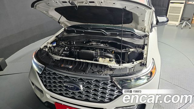 Ford Explorer (VI) 3.0 Platinum 4WD 2022 — фото 6