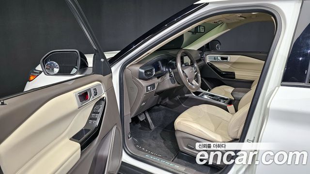 Ford Explorer (VI) 3.0 Platinum 4WD 2022 — фото 10