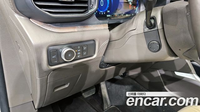 Ford Explorer (VI) 3.0 Platinum 4WD 2022 — фото 14