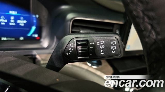 Ford Explorer (VI) 3.0 Platinum 4WD 2022 — фото 16