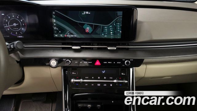 Kia Carnival (IV) Gasoline 7-seater Limousine(Special vehicle) 2023 — фото 22