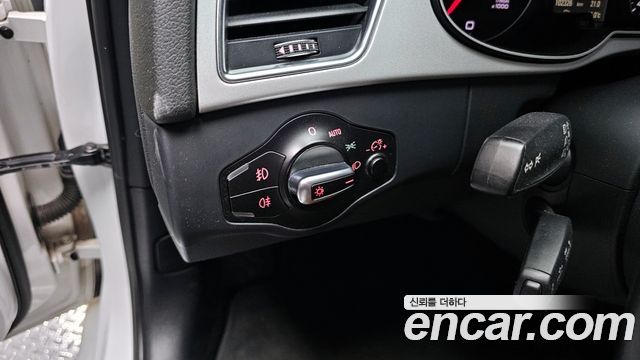Audi A4 30 TDI Dynamic B8 2016 — фото 17