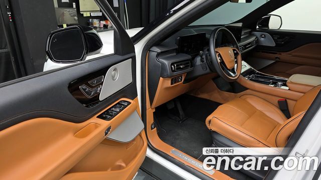 Lincoln Aviator (II) 3.0 Black Label AWD 2025 — фото 10