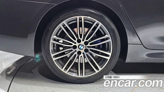 BMW 5 Series (G30) 530i xDrive M Sport Package Plus 2020 — фото 5