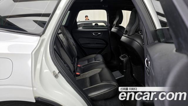 Volvo XC60 (II) T8 R-Design 2021 — фото 16