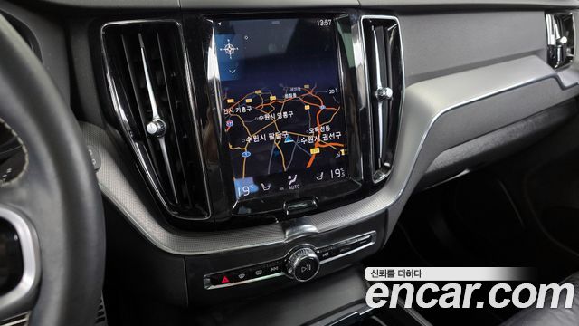 Volvo XC60 (II) T8 R-Design 2021 — фото 18