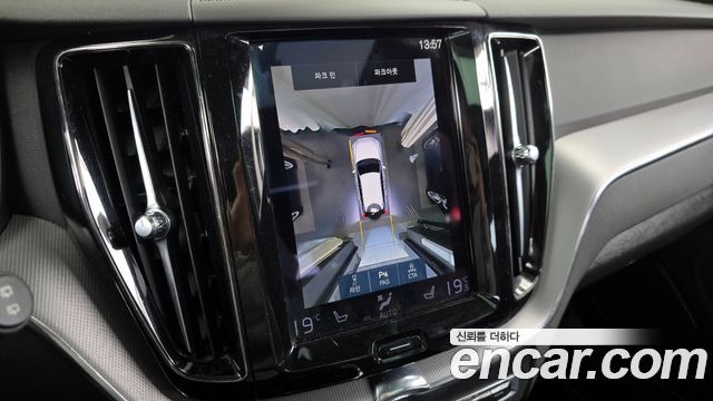 Volvo XC60 (II) T8 R-Design 2021 — фото 19