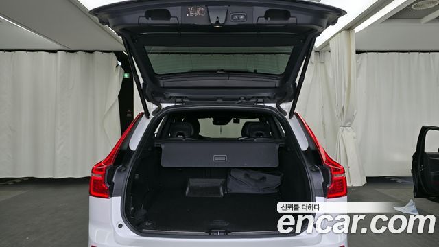 Volvo XC60 (II) T8 R-Design 2021 — фото 24