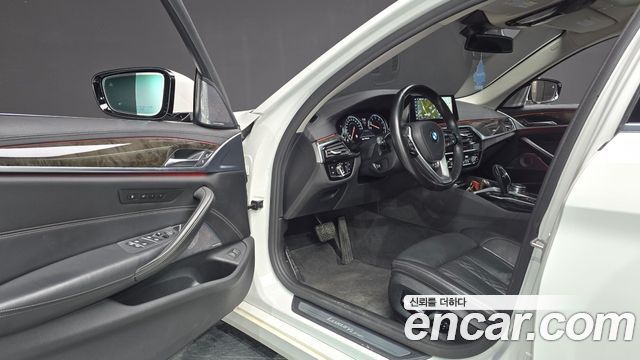 BMW 5 Series (G30) 540i xDrive Luxury Plus 2018 — фото 10