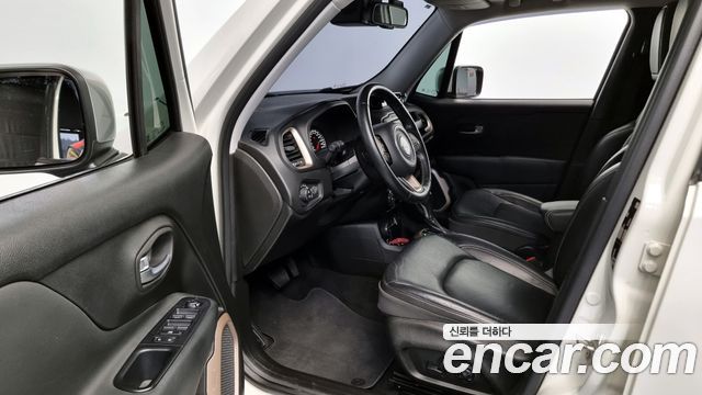 Jeep Renegade 2.0 Diesel Limited AWD 2017 — фото 11