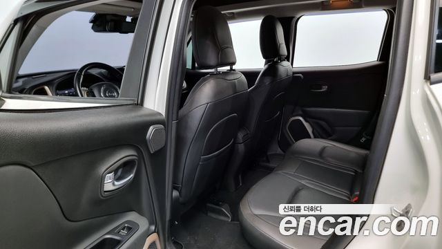 Jeep Renegade 2.0 Diesel Limited AWD 2017 — фото 12
