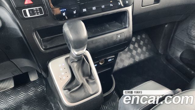 Hyundai Staria 4WD Tourer 9-Seater Modern 2023 — фото 9