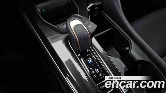 Toyota Crown Crossover 2.5 4WD Hybrid 2024 — фото 9