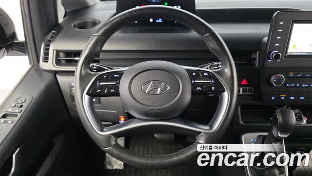 Hyundai Staria disability support car 2022 — фото 13