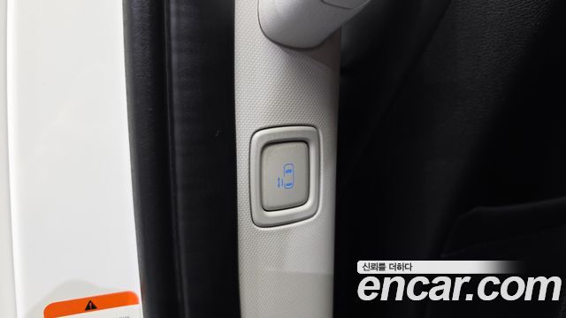 Hyundai Staria disability support car 2022 — фото 16