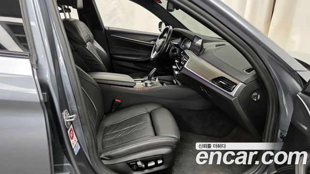 BMW 5 Series (G30) 530i xDrive M Sport Package Plus 2017 — фото 15