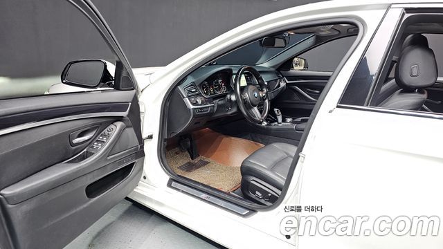 BMW 5 Series (F10) 520d xDrive M Aero Dynamic 2016 — фото 10
