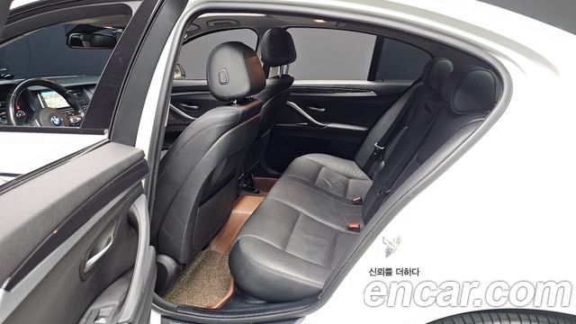 BMW 5 Series (F10) 520d xDrive M Aero Dynamic 2016 — фото 12
