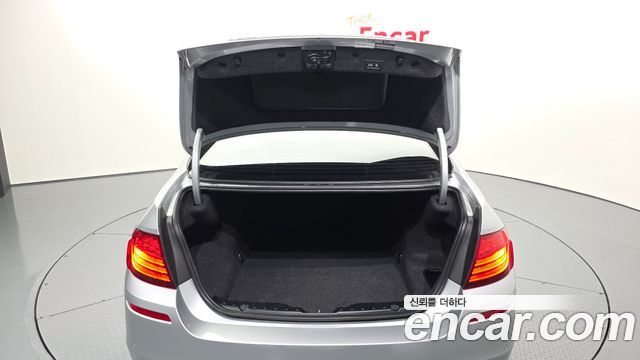 BMW 5 Series (F10) 528i xDrive M Aero Dynamic 2016 — фото 24