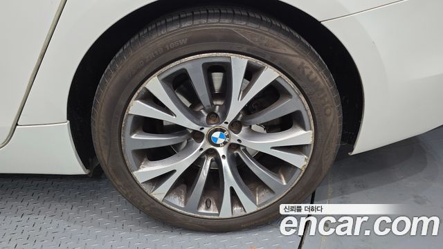BMW 5 Series GT (F07) GT 30d 2012 — фото 5