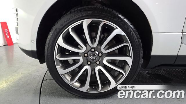 Land Rover Range Rover (IV) 4.4 SDV8 Vogue SE DIESEL 2016 — фото 5