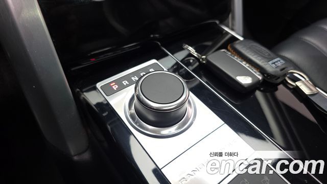 Land Rover Range Rover (IV) 4.4 SDV8 Vogue SE DIESEL 2016 — фото 9