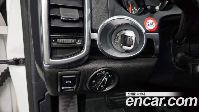 Porsche Cayenne 3.0 Diesel Platium Edition 958 2017 — фото 19