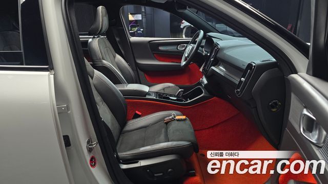 Volvo XC40 B4 R-Design 2021 — фото 10