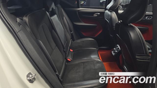 Volvo XC40 B4 R-Design 2021 — фото 12