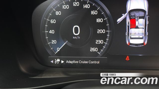 Volvo XC40 B4 R-Design 2021 — фото 18