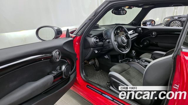 MINI Cooper S JCW 3rd Generation 2023 — фото 10