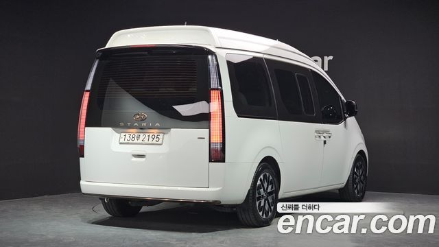 Hyundai Staria 4WD Lounge 9-Seater Limousine 2023 — фото 2