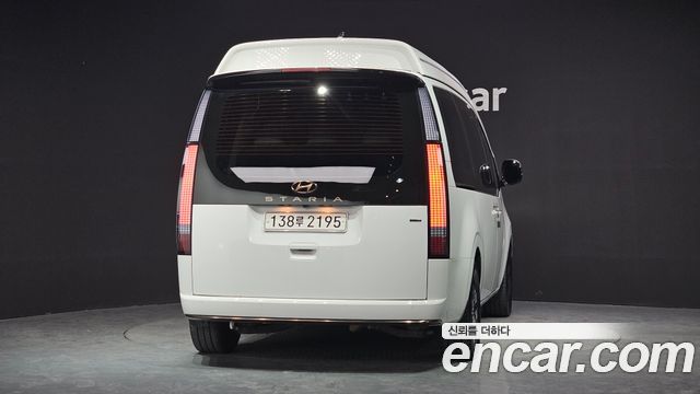 Hyundai Staria 4WD Lounge 9-Seater Limousine 2023 — фото 4