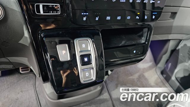Hyundai Staria 4WD Lounge 9-Seater Limousine 2023 — фото 9