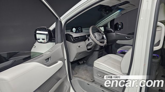 Hyundai Staria 4WD Lounge 9-Seater Limousine 2023 — фото 10