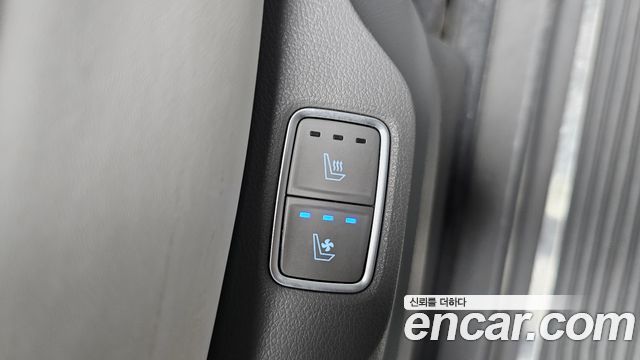 Hyundai Staria 4WD Lounge 9-Seater Limousine 2023 — фото 18