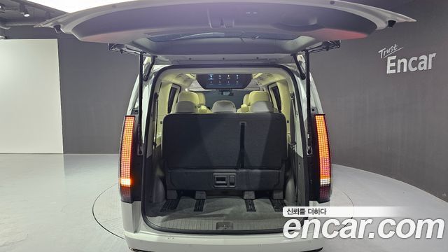 Hyundai Staria 4WD Lounge 9-Seater Limousine 2023 — фото 20