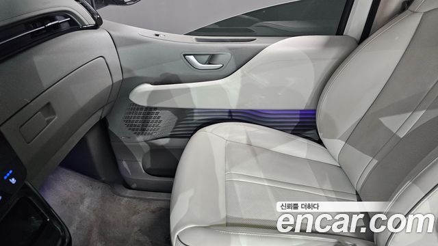 Hyundai Staria 4WD Lounge 9-Seater Limousine 2023 — фото 25