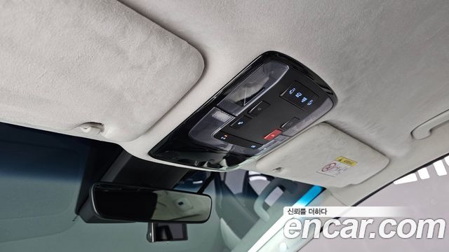 Hyundai Staria 4WD Lounge 9-Seater Limousine 2023 — фото 28