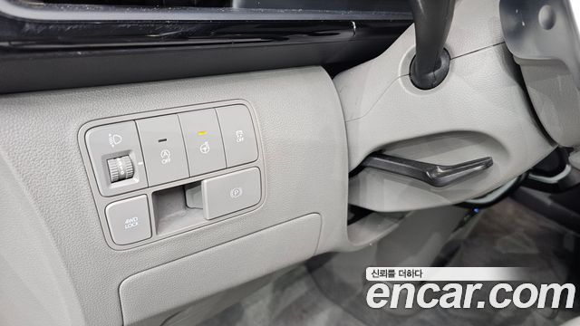 Hyundai Staria 4WD Lounge 9-Seater Limousine 2023 — фото 29
