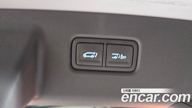 Hyundai Staria 4WD Lounge 9-Seater Limousine 2023 — фото 30