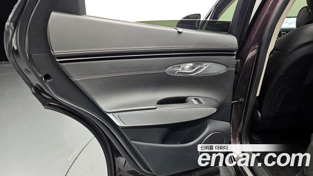 Genesis Electrified (GV70) e-AWD 2022 — фото 25